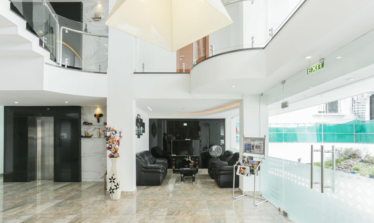 Hotel Crown Suites Kochi Ngoại thất bức ảnh