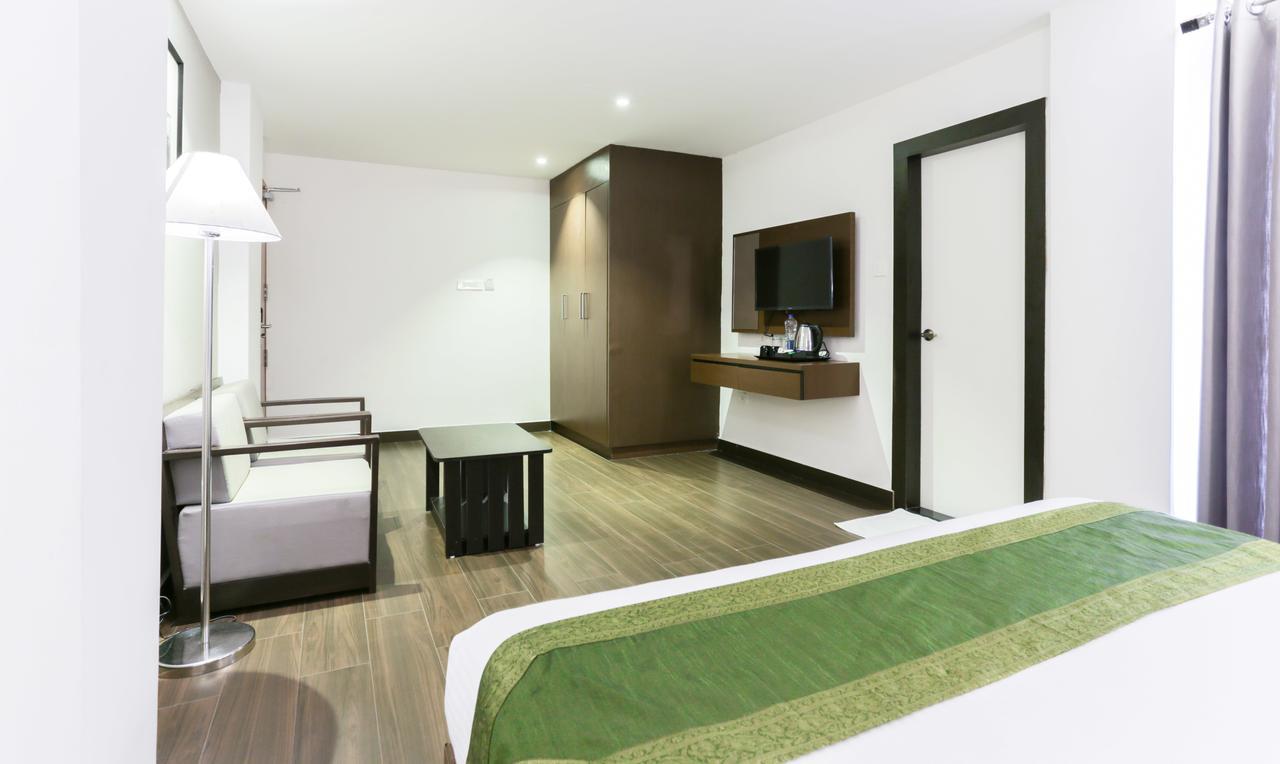 Hotel Crown Suites Kochi Ngoại thất bức ảnh