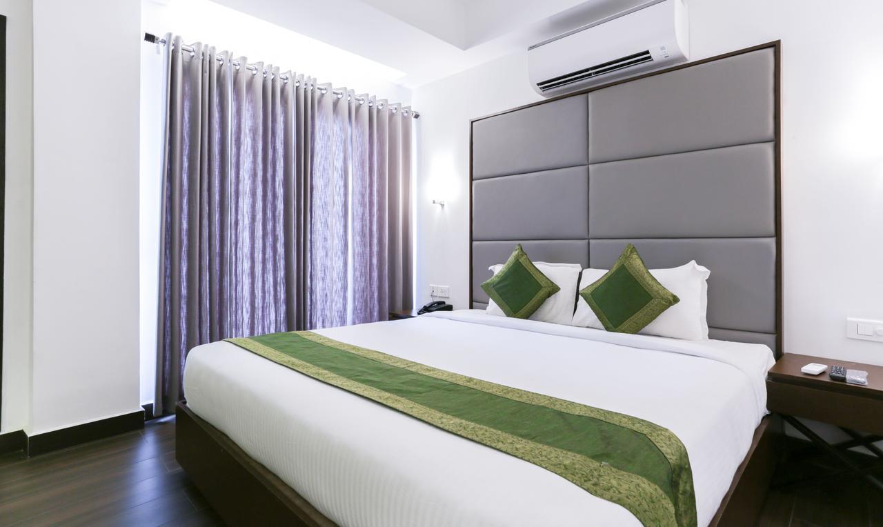 Hotel Crown Suites Kochi Ngoại thất bức ảnh