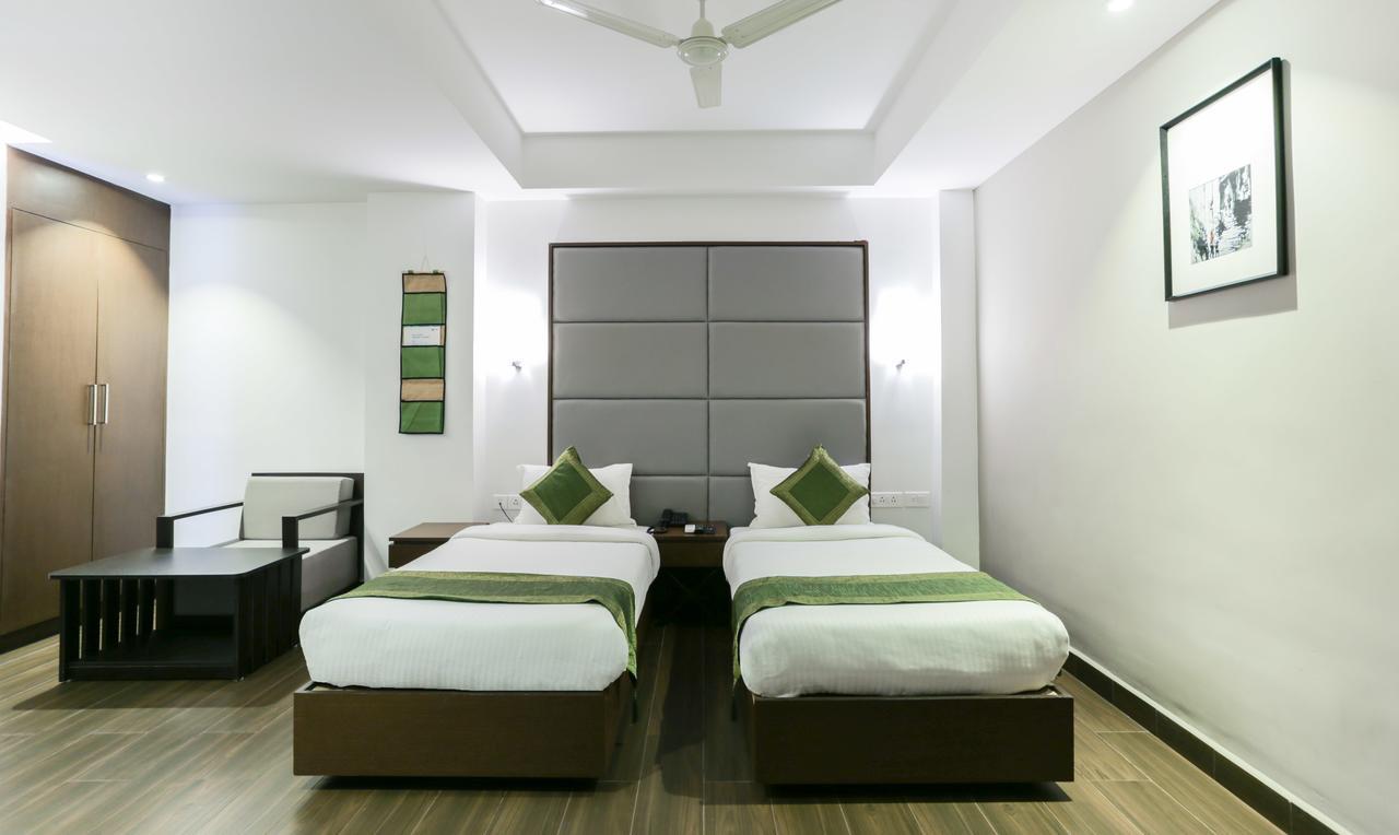 Hotel Crown Suites Kochi Ngoại thất bức ảnh